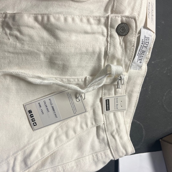 Judy Blue Jeans 13/31 - Picture 3 of 3